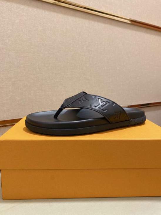 Picture of Louis Vuitton Slippers _SKULVsz38-44hnh03141037